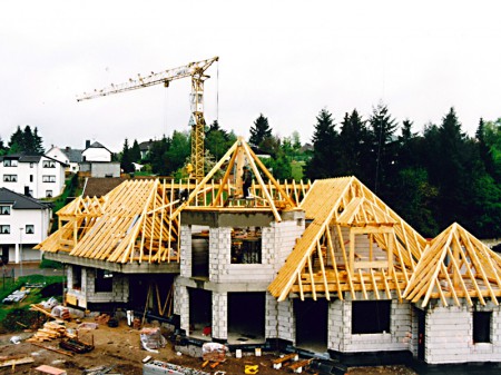 Hochbau: Landhaus in Hanglage Rohbau