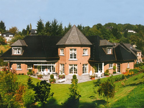 Hochbau Landhaus in Hanglage