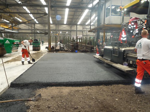 Industriebau Asphaltierung Werkhalle