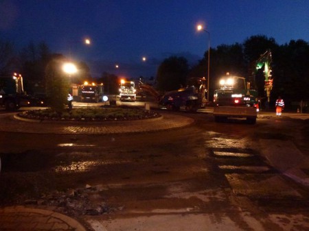 gebr-kutsch-kanalbau-strassenbau-erneuerung-kreisverkehr-nach-oelunfall-nachteinsatz-2